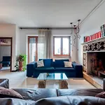 Book House A לצ'ה