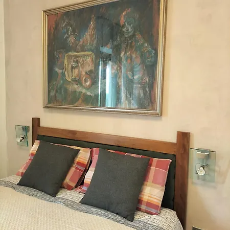 Book House A Apartment *