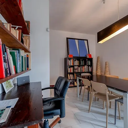 Lägenhet Book House A Lecce