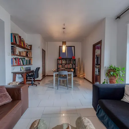 Book House A Lecce